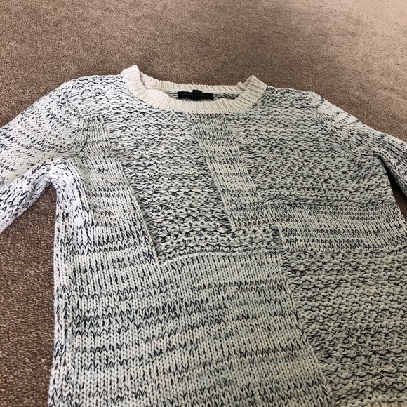 Banana Republic Sweater - Picture 4 of 4